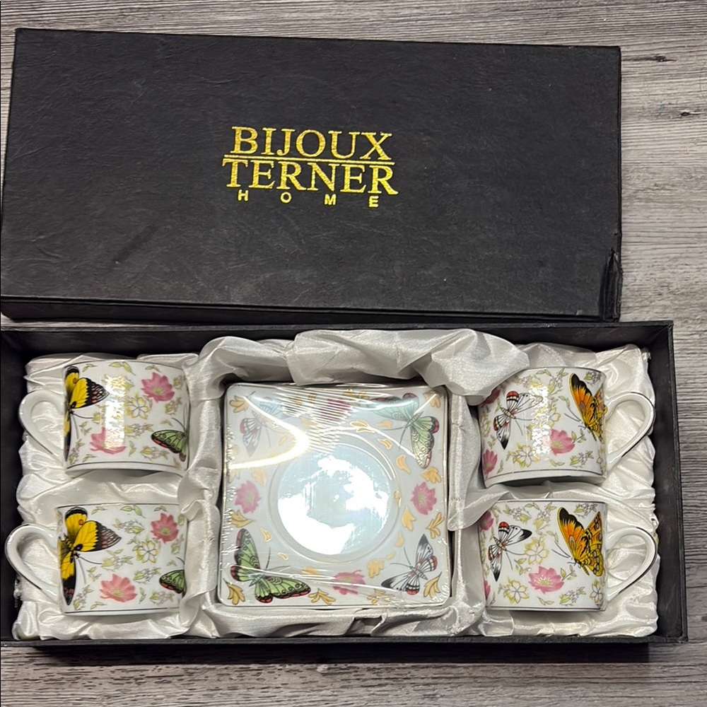 Bijoux Terner Floral Butterfly Tea Set